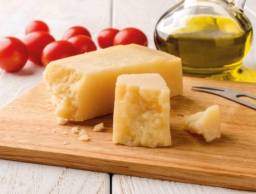 Džiugo sūris, mirkytas alyvuogių aliejuje su žolelėmis